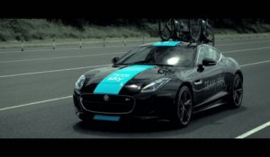 Jaguar équipe la F-Type Coupé des vélos de la Team Sky