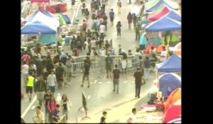 La police démantèle les barricades à Hong Kong