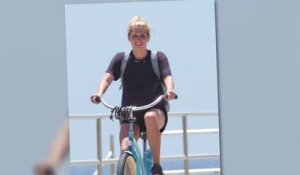 Kesha à vélo avec son petit-ami Brad Ashenfelter