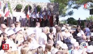 Près de Toulon, Hollande rend hommage aux vétérans du Débarquement de Provence