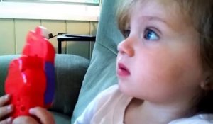 Une petite fille a la réaction la plus mignonne en voyant une fusée décoller!