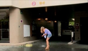 Ice Bucket Challenge : Cécile de Ménibus prête pour le concours de T-Shirt mouillé