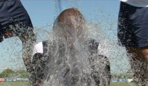 Ice bucket challenge : Souleymane Camara ne craint pas l'eau froide