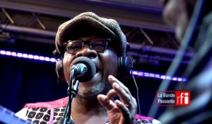 Papa Wemba chante "Simple rêve" dans La Bande passante sur #RFI