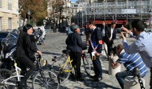 ARRAS : Christiane Taubira va à la rencontre des élus qui manifestent pour la défense du TGV, à Paris