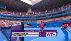 Pékin - Halep gagne, puis déclare forfait