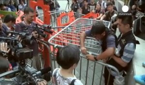 Hong Kong toujours sous tension malgré l'ouverture d'un dialogue