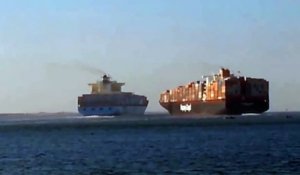 Collision entre deux cargos dans le canal de Suez