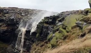 Une chute d'eau inversée !