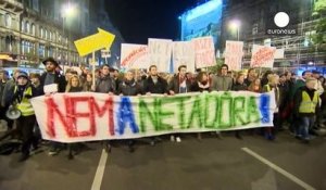 Hongrie : manifestations contre la "taxe internet" du gouvernement Orban