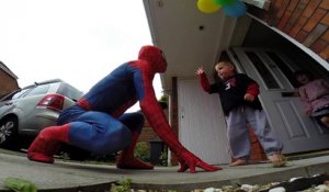 Ce père se déguise en Spider-Man pour son fils atteint du cancer