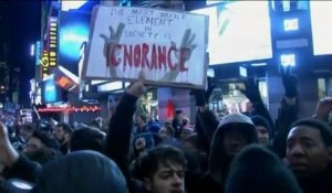 New York : les manifestants envahissent Times Square pour dénoncer les violences policières