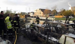 Valenciennes : un bateau plaisance ravagé par un incendie