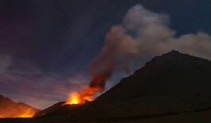 Spectaculaire et belle : l'éruption du volcan de l'île Fogo