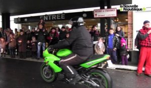 VIDEO. A l'hôpital de Blois, le Père Noël rend visite aux enfants malades