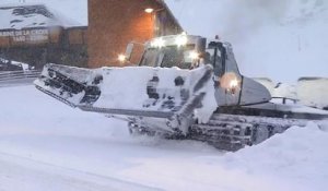 Chutes de neige: les automobilistes doivent s'équiper pour gagner les sommets