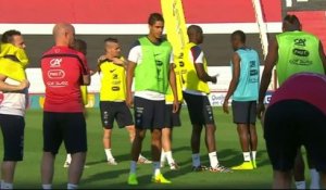 FOOT - BLEUS : Une défense fragilisée