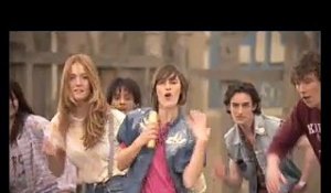 Dove Go Fresh - gel douche - avril 2009 - Clip de la chanteuse Yelle