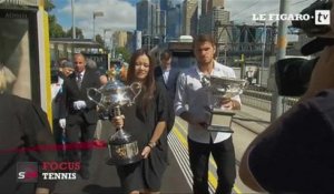 Wawrinka et Li Na rapportent leur trophée à l'Open d'Australie