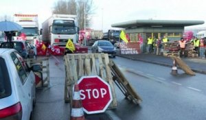 Grève: les routiers maintiennent la pression sur les organisations patronales