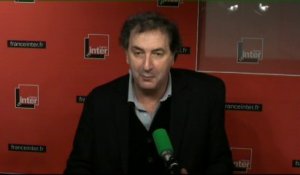 Le Billet de François Morel : "Le retour des nichons dans la presse. Vive la liberté d'expression !"