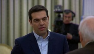 Sans cravate, Alexis Tsipras a été investi Premier ministre