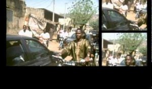 Amadou & Mariam - Beaux Dimanches [Dimanche à Bamako] (Clip Officiel)