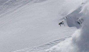 Sverre Liliequist replaque son backflip dans une mini-avalanche