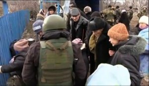 Un cessez-le-feu permet l'évacuation de milliers d'Ukrainiens dans l'enclave de Debaltseve