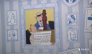 Tintin pose sa valise au Musée en Herbe
