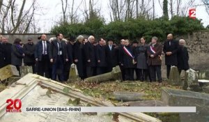 François Hollande s'est rendu au cimetière saccagé de Sarre-Union