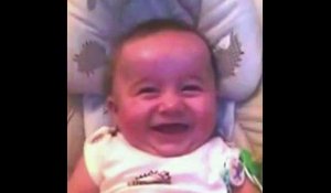 Un rire de bébé juste dingue... Un vrai petit troll!