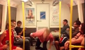 Faire danser des gens dans le tramway : bonne ambiance!