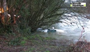 VIDEO. Voiture dans l'Indre : les grands moyens pour la sortir