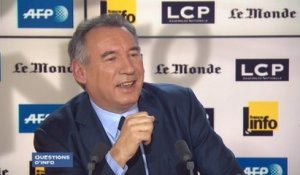 François Bayrou ironise sur la visite surprise de Hollande à Borloo