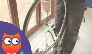 Comment monter et démonter un pneu de vélo avec chambre à air (Ooreka.fr)