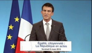 "Il faut arrêter d'ajouter de la pauvreté à la pauvreté", Valls détaille ses mesures sur le logement social