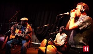 Boubacar Traoré chante "Sagnon Moni" dans Musiques du Monde