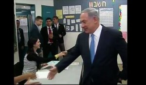 Législatives israéliennes : Benjamin Netanyahou vote