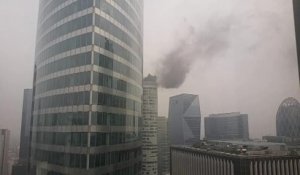 Paris: incendie dans une tour à la Défense
