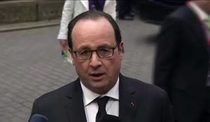 La Grèce doit demander "aux plus riches de payer des impôts", selon François Hollande