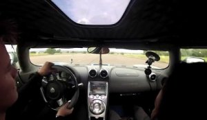 Démonstration de pilotage de l'hypercar Koenigsegg Agera R : mieux que la Bugatti Veyron