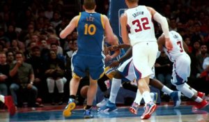 Le joueur de NBA Steph Curry envoie Chris Paul au sol en le dribblant! Slow Motion énorme...