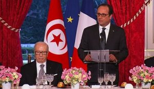 Toast lors du dîner d'État avec le président tunisien, M. Béji CaÏd Essebsi