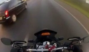Un pneu headshot un motard...