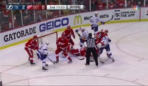 NHL - L'incroyable arrêt de Petr Mrazek