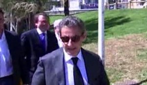 Quand Nicolas Sarkozy donne une leçon d'éducation - ZAPPING ACTU DU 29/04/2015