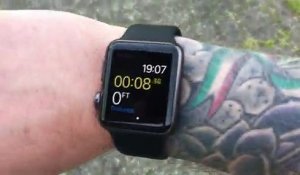 Apple Watch Tattoo-gate, certains tatouages interférent avec le capteur de la montre....