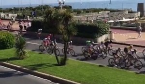 Un spectateur du Giro provoque une chute