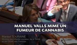 Manuel Valls mime un fumeur de cannabis à l'Assemblée